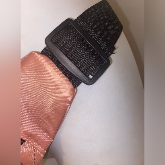 Stylish Waist/Hip Bag with gold Zipper hardware - Picture 8 of 16